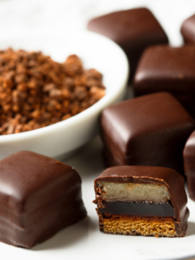 Receita de Pão de Mel com Calda de Chocolate. Sobremesa irresistível!