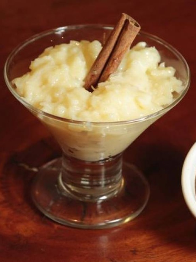 Receita de Cocada Mole na Taça. Sobremesa irresistível da vovó.