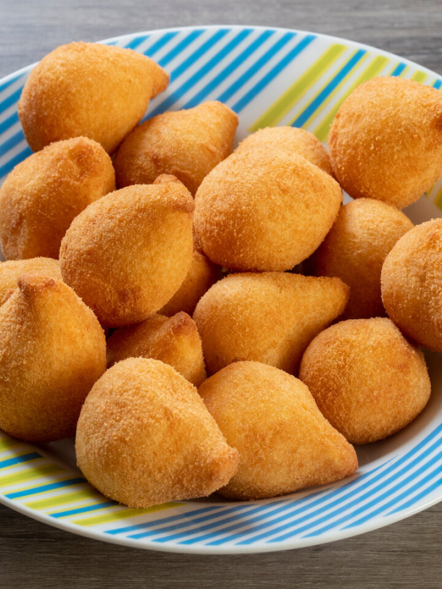 Receita de Coxinha de Pão de Forma. Como não fiz isso antes?