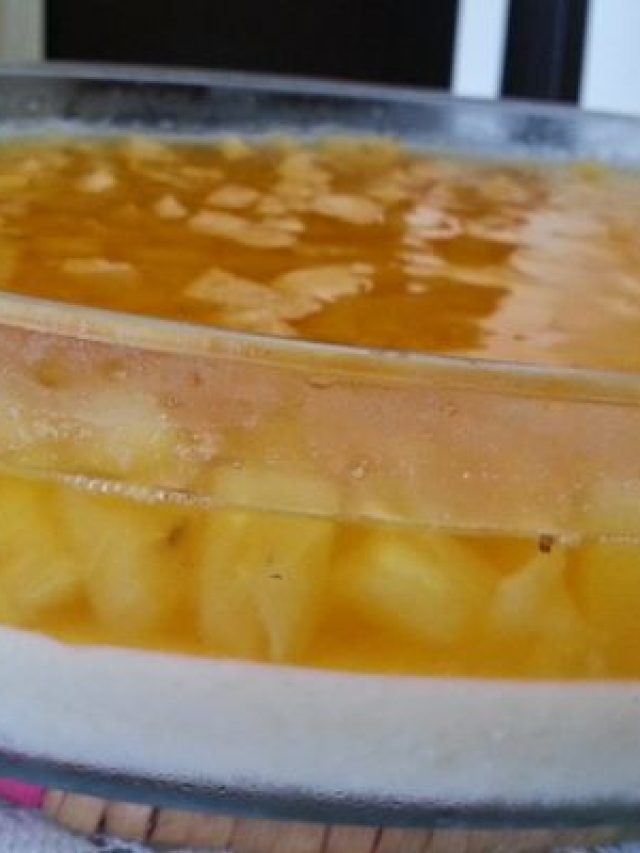 Receita de Gelado de Abacaxi. Uma sobremesa fácil e deliciosa para o final de semana