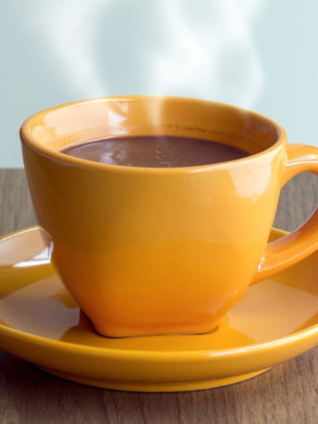 Receita de Chocolate Quente Cremoso mais gostoso do que o de cafeteria