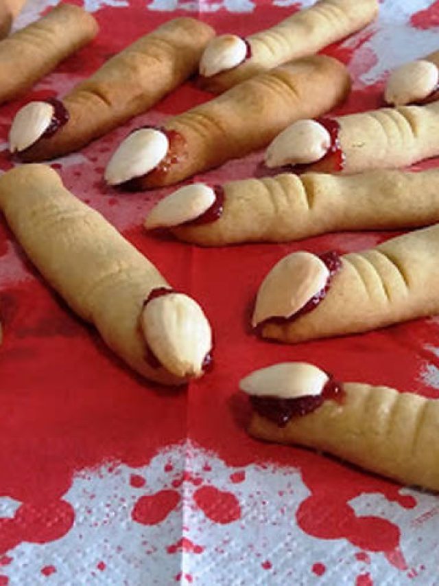 Receita de Dedos de Bruxa. Opção horripilante para fazer com as crianças no Halloween
