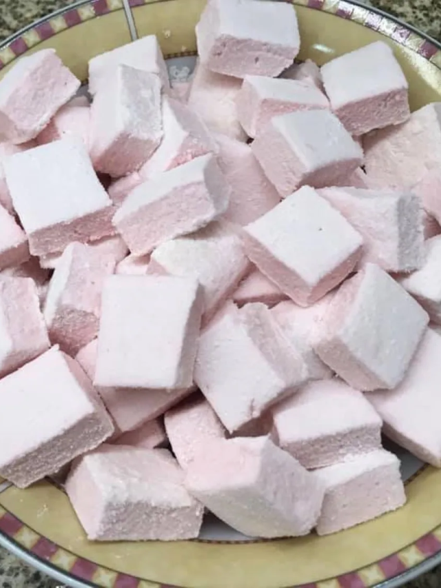 Receita de Marshmallow de Morango que é super saboroso para oferecer às visitas