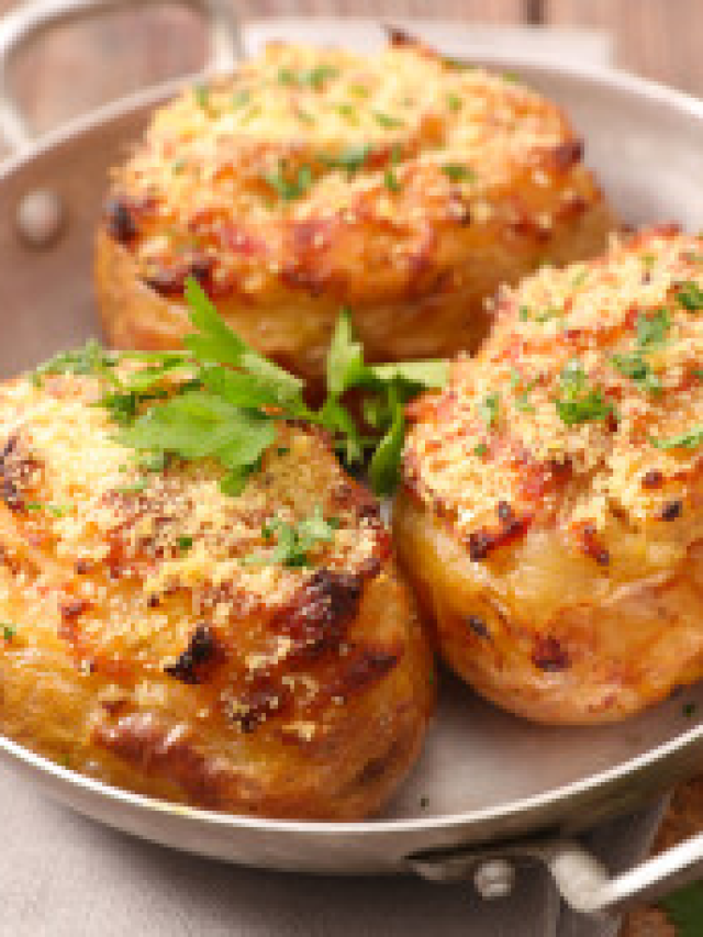 Receita de Batata Recheada com Atum, que é econômica, prática e de dar água na boca