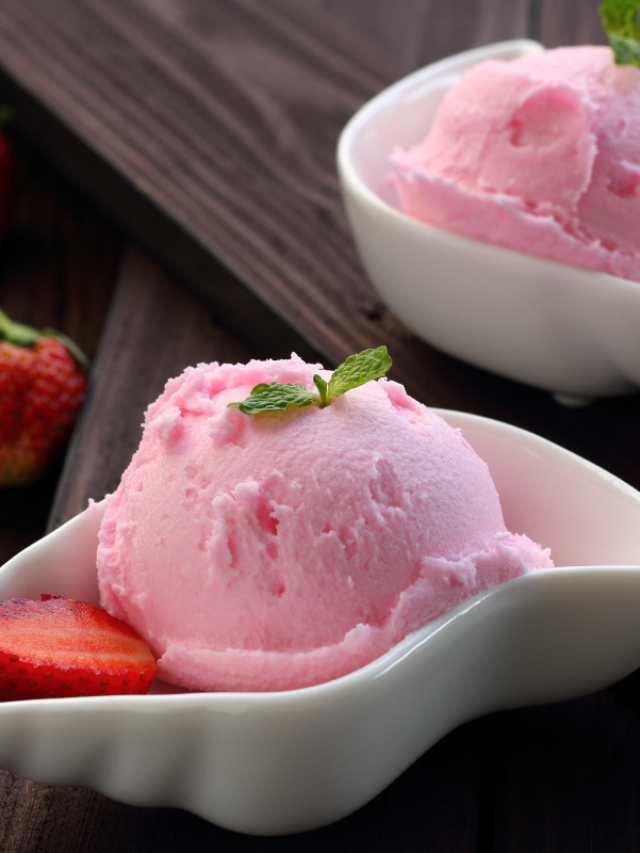 Receita de Sorvete de Morango. Uma opção caseira que vai te surpreender!