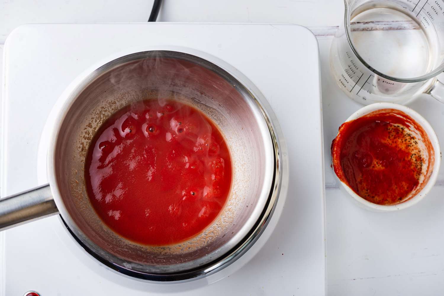 limpeza de panela queimada com molho de tomate
