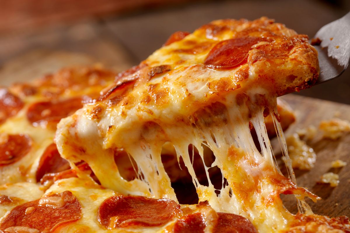 pizza de calabresa caseira